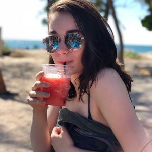 Meet your Posher, Ingrid